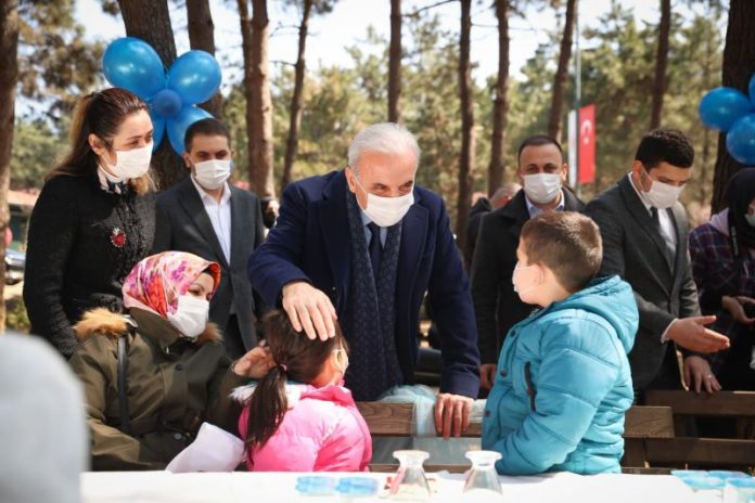 ÜMRANIYE'DE OTİZMLİ ÇOCUKLAR DOYASIYA EĞLENDİ