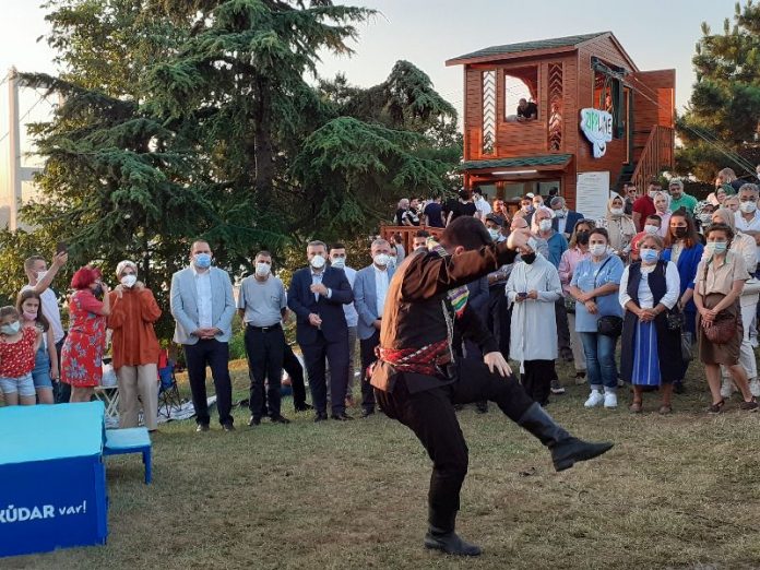 ÜSKÜDAR'DA YENİ'DEN BAYRAM COŞKUSU1