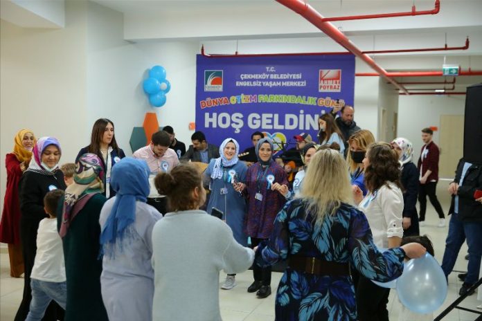 b_otizim-farkindalik-gunu-programinda-doyasiya-eglendiler-270716