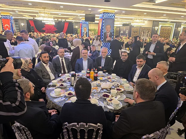 ak-parti-cekmekoy-vefa-iftari-10